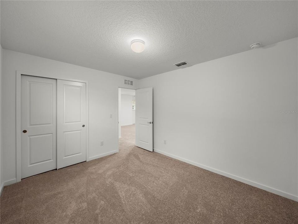For Sale: $449,900 (5 beds, 3 baths, 2586 Square Feet)