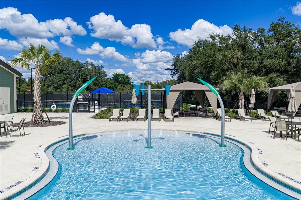 For Sale: $449,900 (5 beds, 3 baths, 2586 Square Feet)