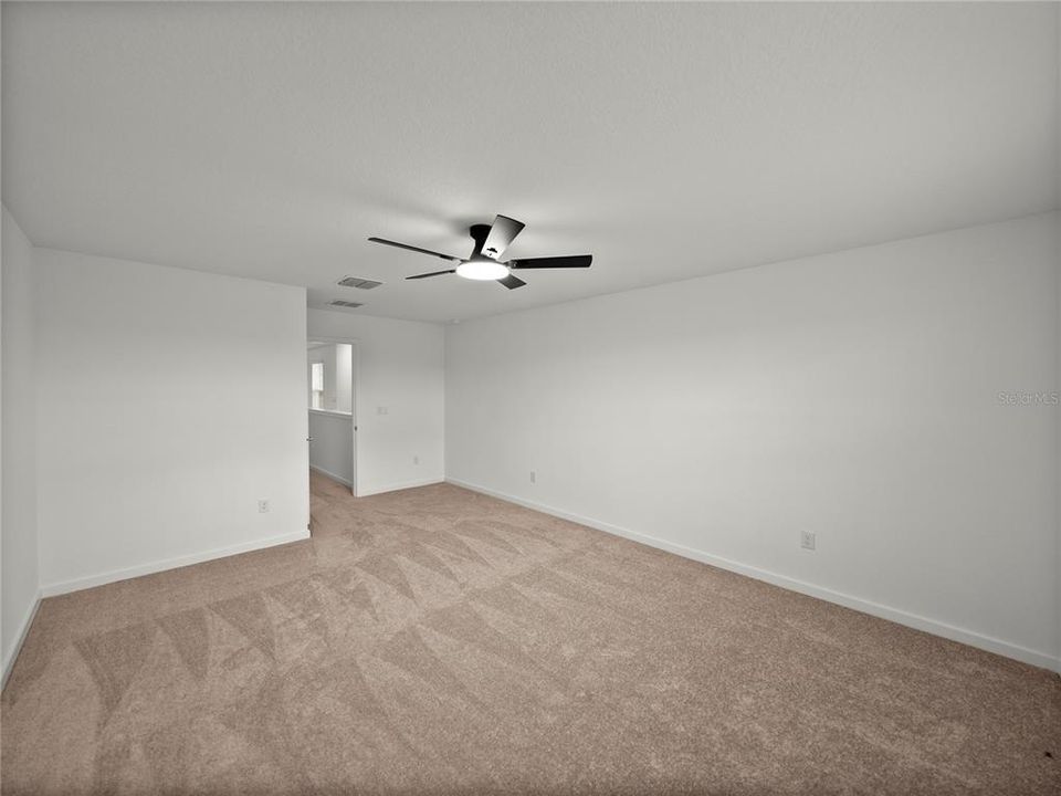 For Sale: $449,900 (5 beds, 3 baths, 2586 Square Feet)
