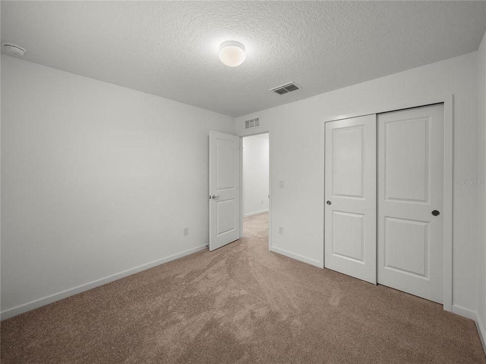 For Sale: $449,900 (5 beds, 3 baths, 2586 Square Feet)