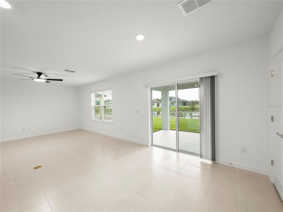 For Sale: $449,900 (5 beds, 3 baths, 2586 Square Feet)