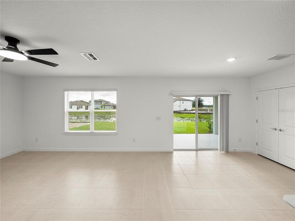 For Sale: $449,900 (5 beds, 3 baths, 2586 Square Feet)