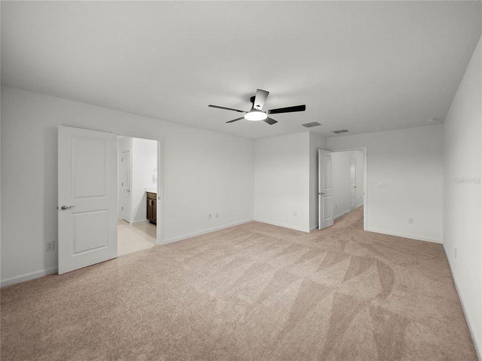 For Sale: $449,900 (5 beds, 3 baths, 2586 Square Feet)
