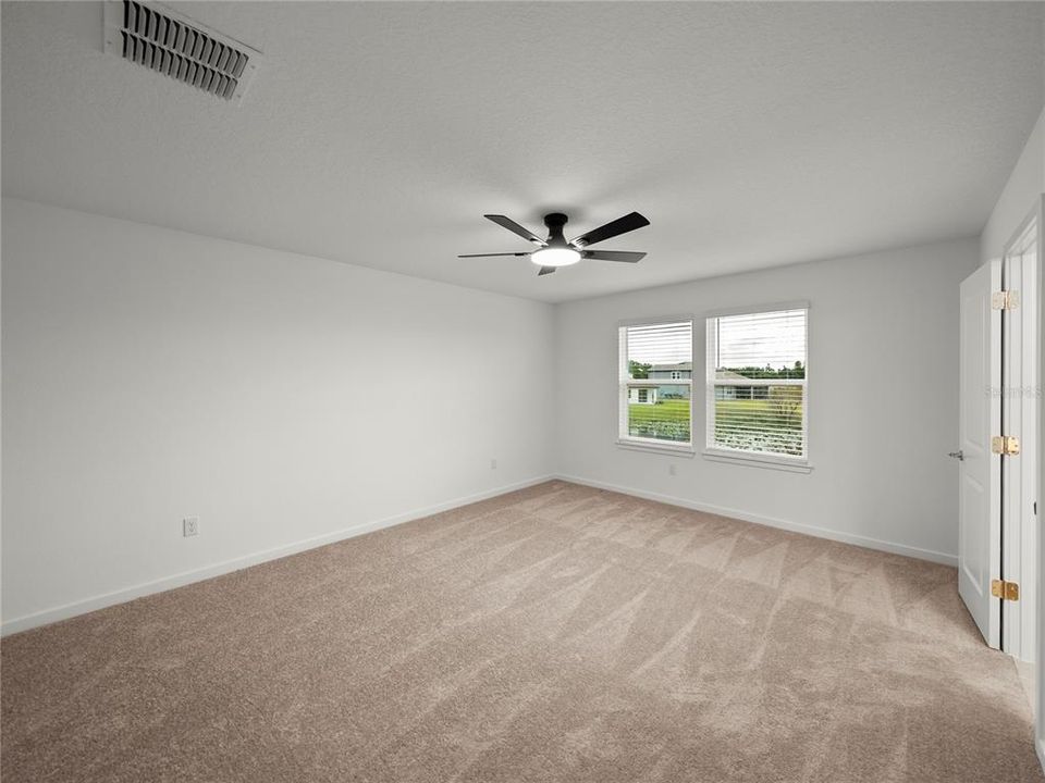 For Sale: $449,900 (5 beds, 3 baths, 2586 Square Feet)