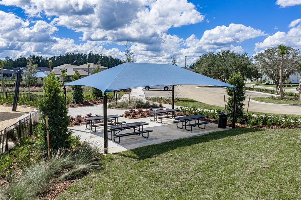For Sale: $449,900 (5 beds, 3 baths, 2586 Square Feet)