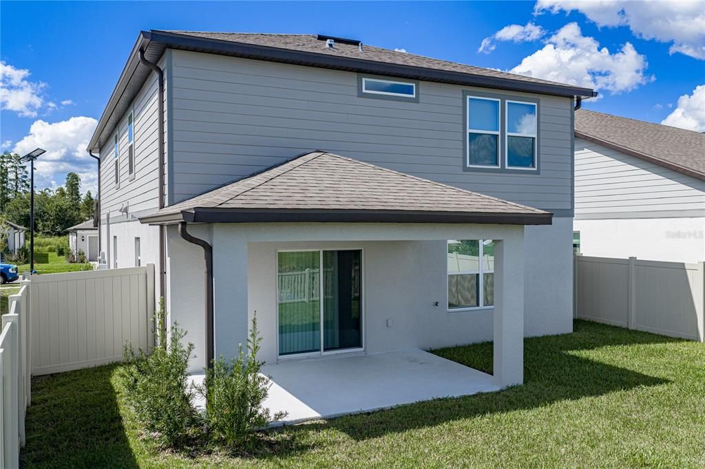 For Sale: $449,900 (5 beds, 3 baths, 2586 Square Feet)