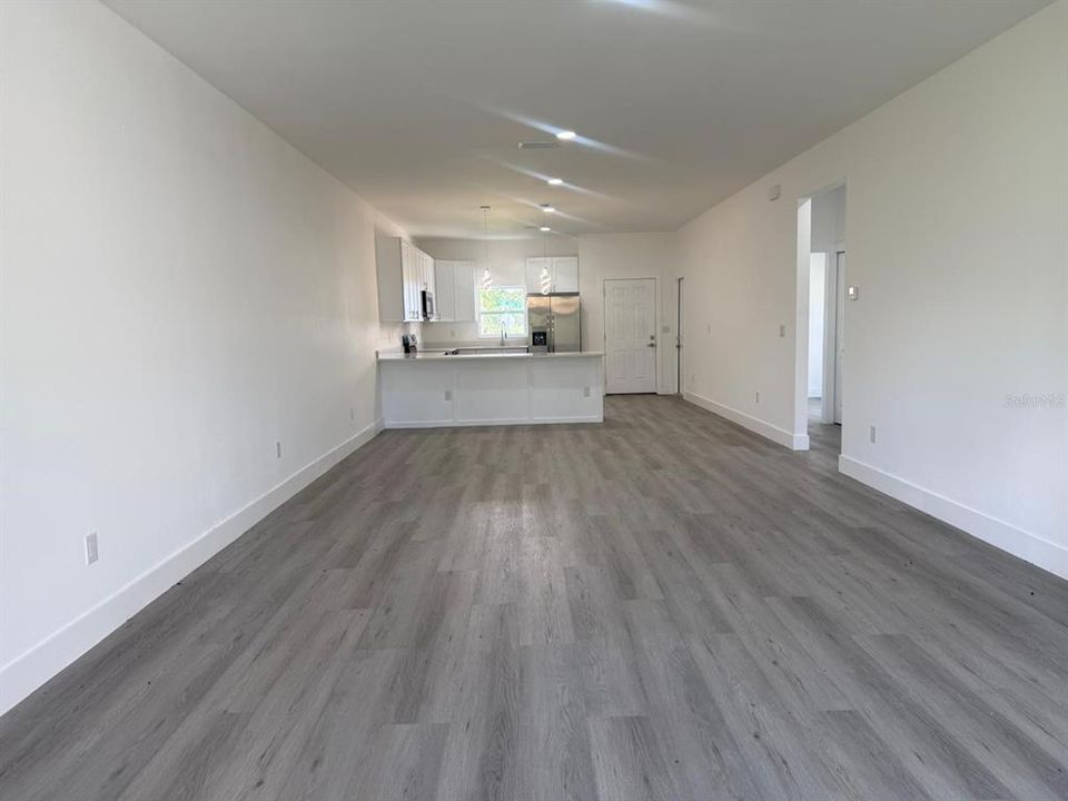 На продажу: $499,000 (6 спален, 0 ванн, 3324 Квадратных фут)