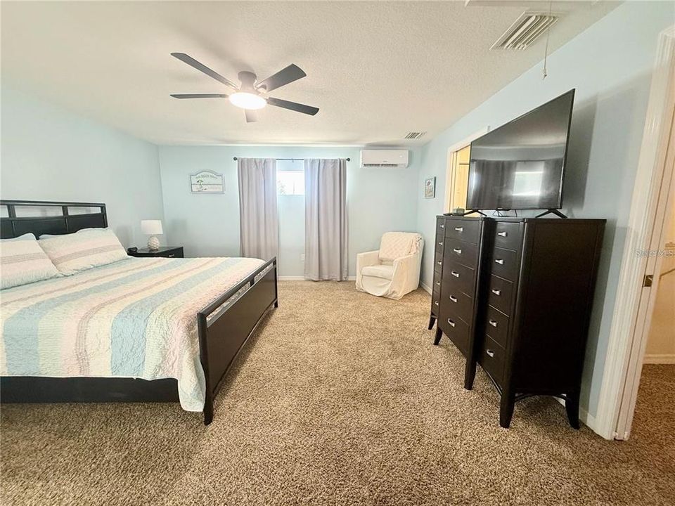 В аренду: $3,295 (3 спален, 2 ванн, 1687 Квадратных фут)