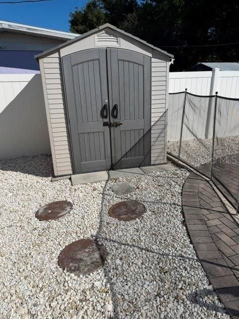 В аренду: $3,295 (3 спален, 2 ванн, 1687 Квадратных фут)