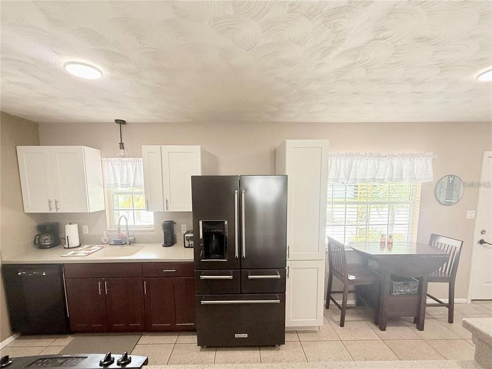 В аренду: $3,295 (3 спален, 2 ванн, 1687 Квадратных фут)