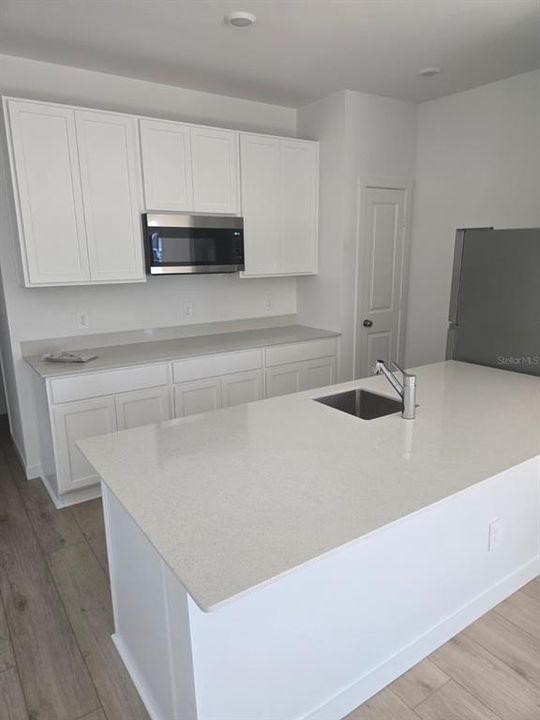 В аренду: $3,600 (4 спален, 3 ванн, 2366 Квадратных фут)