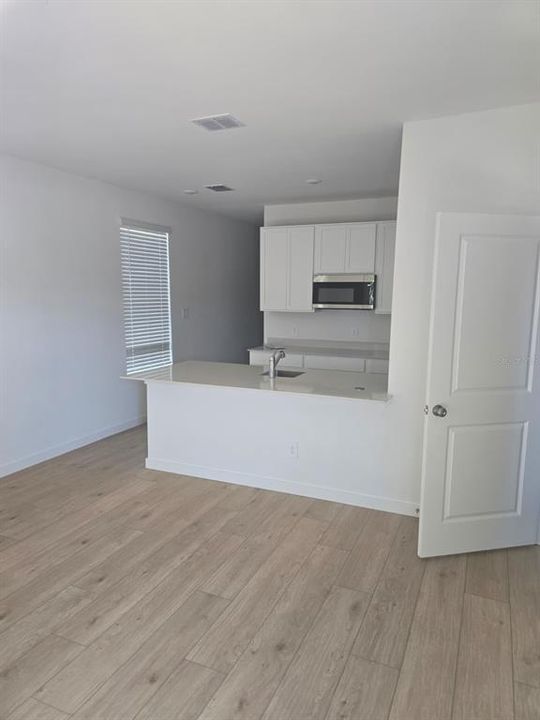 В аренду: $3,600 (4 спален, 3 ванн, 2366 Квадратных фут)