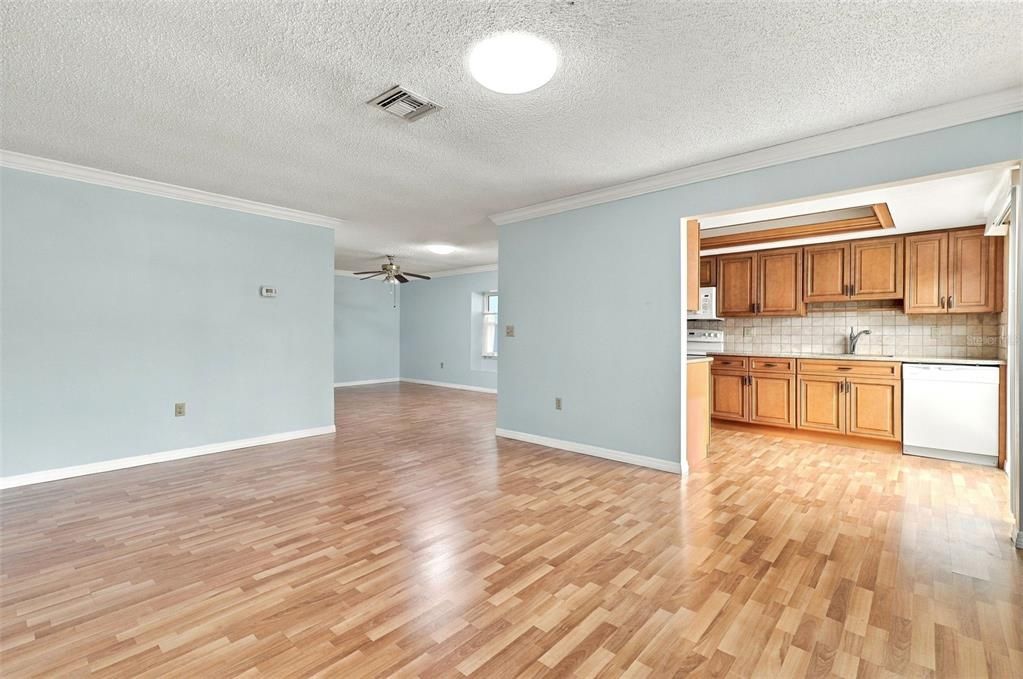 En Venta: $199,000 (2 camas, 2 baños, 1545 Pies cuadrados)