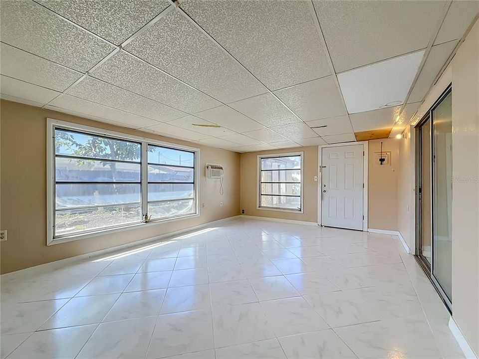 For Sale: $185,000 (3 beds, 2 baths, 1438 Square Feet)