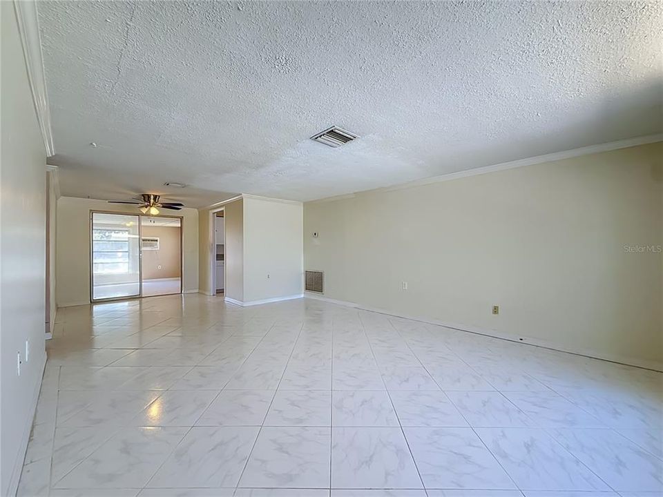 For Sale: $185,000 (3 beds, 2 baths, 1438 Square Feet)