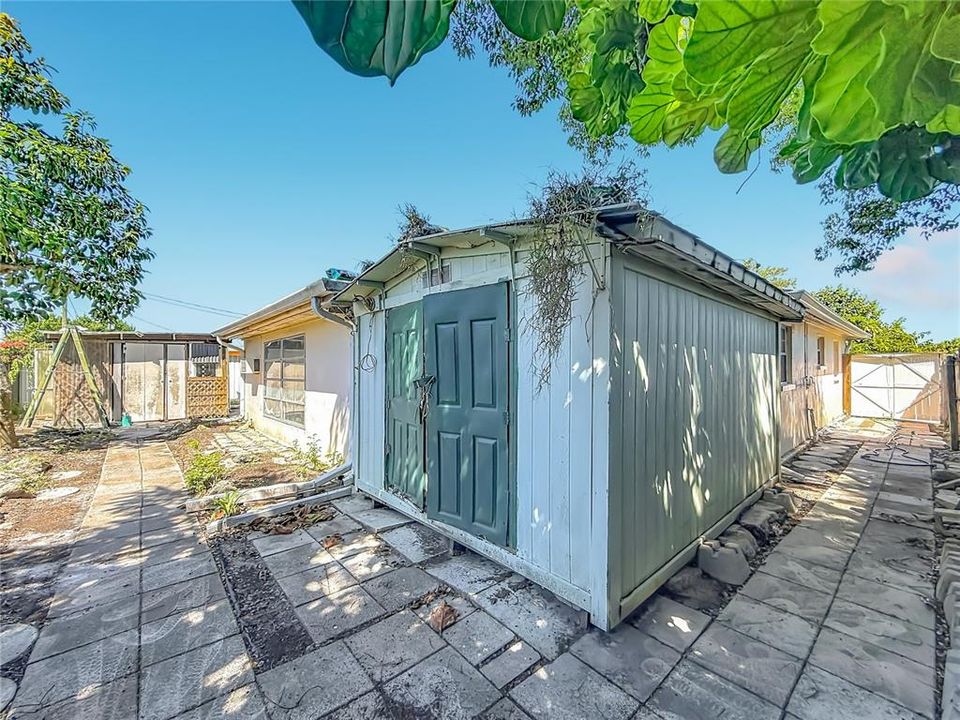 For Sale: $185,000 (3 beds, 2 baths, 1438 Square Feet)