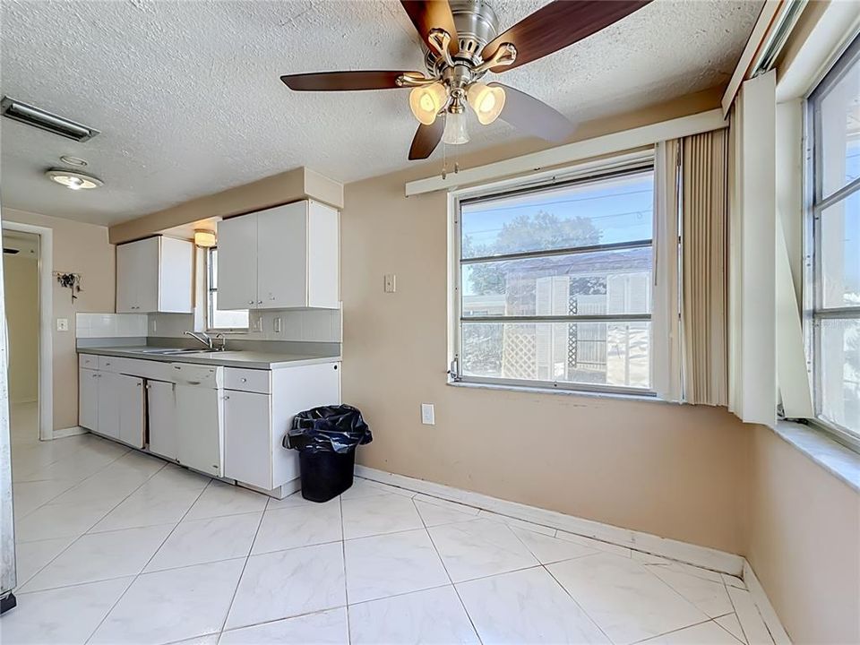 For Sale: $185,000 (3 beds, 2 baths, 1438 Square Feet)