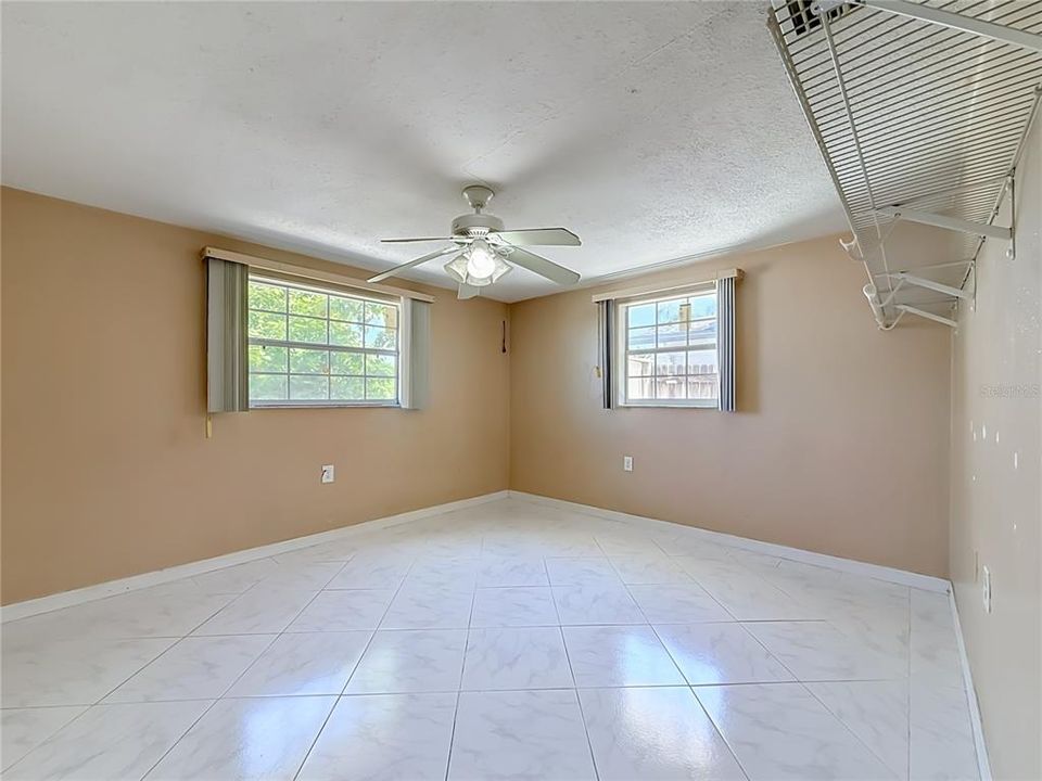 For Sale: $185,000 (3 beds, 2 baths, 1438 Square Feet)