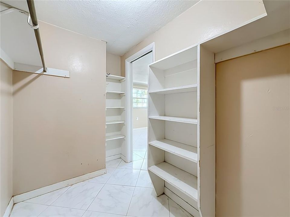 For Sale: $185,000 (3 beds, 2 baths, 1438 Square Feet)