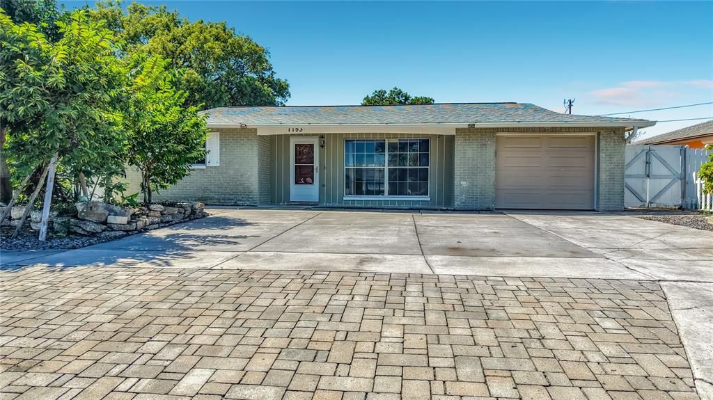 For Sale: $185,000 (3 beds, 2 baths, 1438 Square Feet)