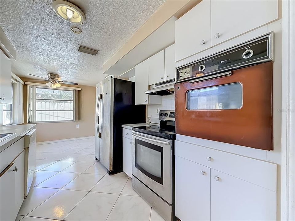 For Sale: $185,000 (3 beds, 2 baths, 1438 Square Feet)