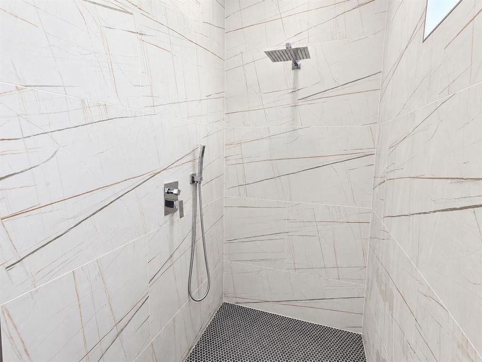 На продажу: $399,900 (4 спален, 2 ванн, 1850 Квадратных фут)