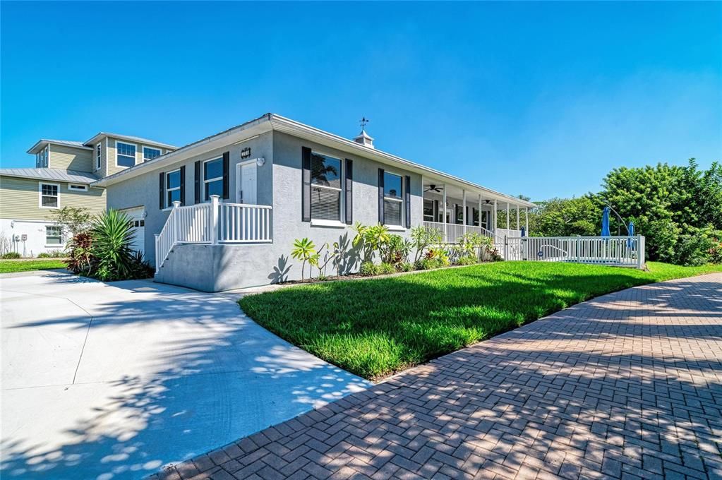 For Sale: $584,000 (3 beds, 3 baths, 2235 Square Feet)