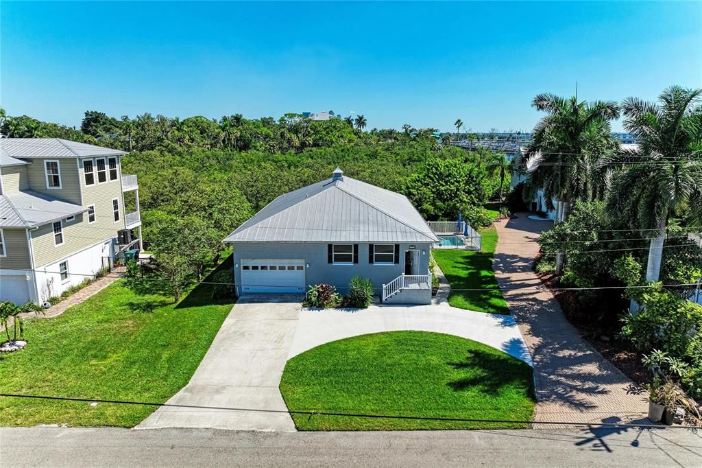 For Sale: $584,000 (3 beds, 3 baths, 2235 Square Feet)