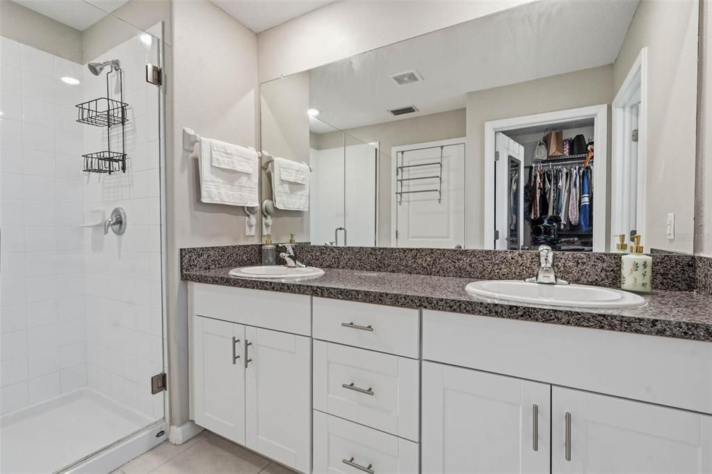 En Venta: $420,000 (6 camas, 3 baños, 2580 Pies cuadrados)