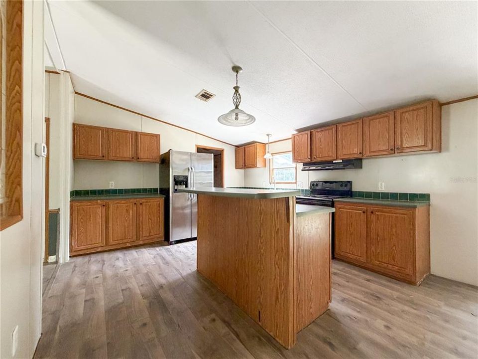 For Sale: $155,000 (4 beds, 2 baths, 1943 Square Feet)