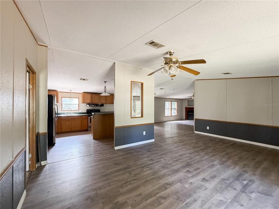 For Sale: $155,000 (4 beds, 2 baths, 1943 Square Feet)
