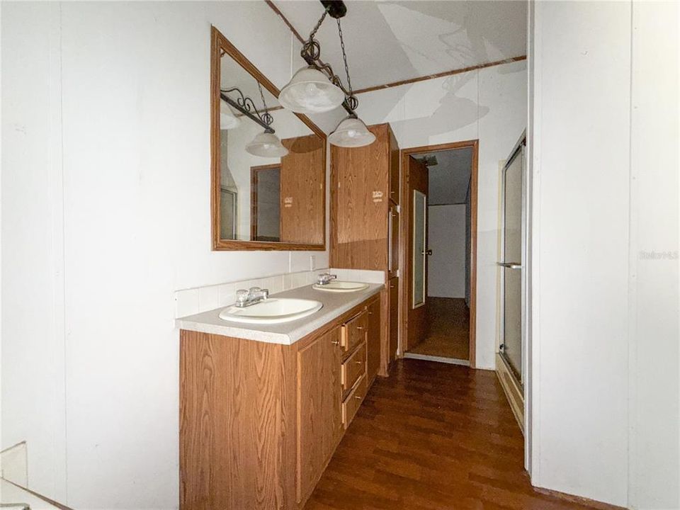 For Sale: $155,000 (4 beds, 2 baths, 1943 Square Feet)
