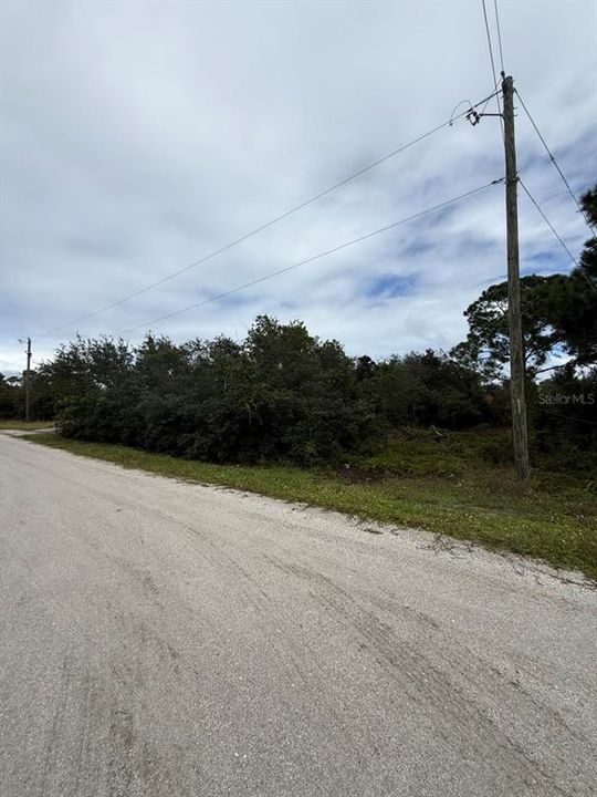 待售: $10,000 (0.23 acres)