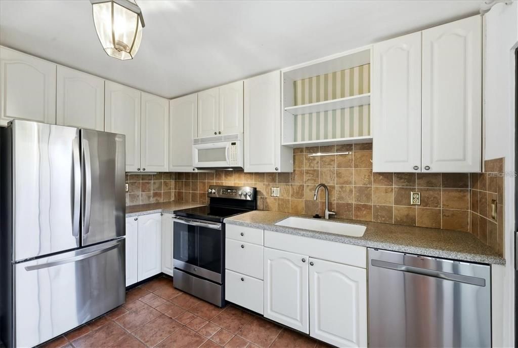 В аренду: $2,200 (2 спален, 2 ванн, 1263 Квадратных фут)