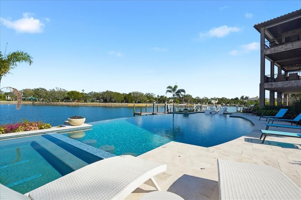 En Venta: $4,950,000 (4 camas, 3 baños, 5826 Pies cuadrados)