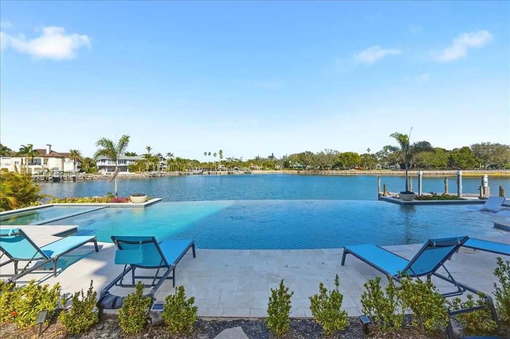En Venta: $4,950,000 (4 camas, 3 baños, 5826 Pies cuadrados)