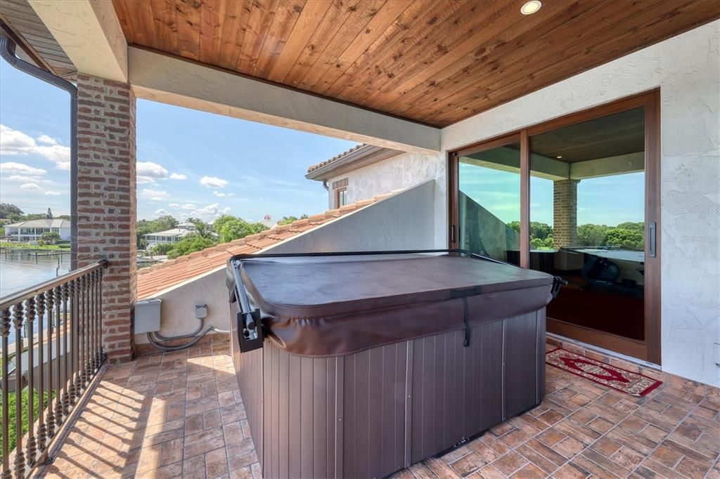 En Venta: $4,950,000 (4 camas, 3 baños, 5826 Pies cuadrados)