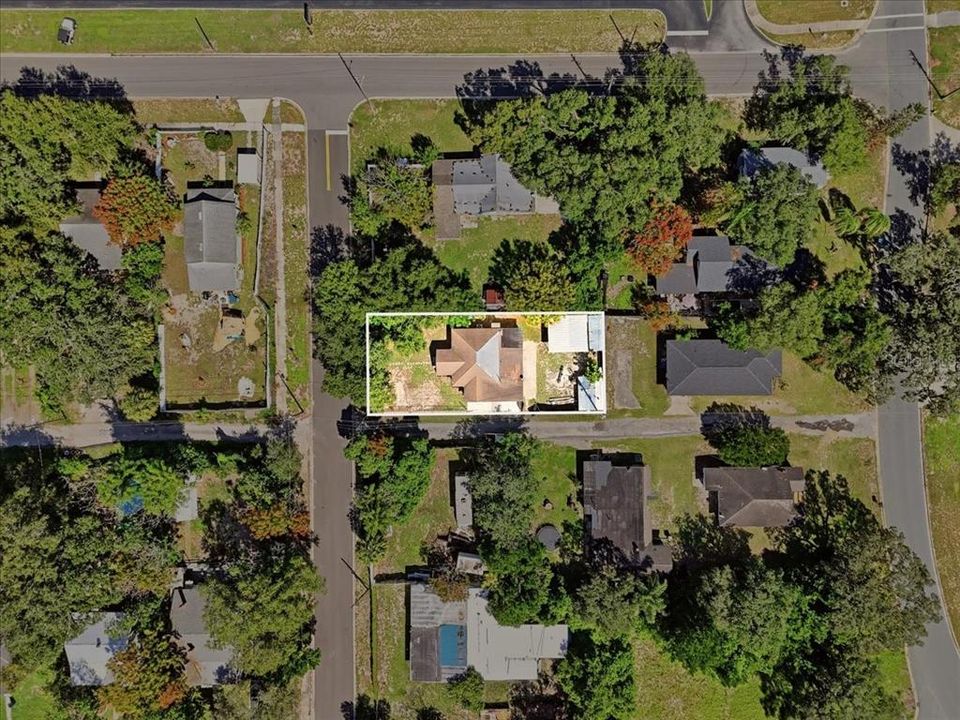 For Sale: $180,000 (2 beds, 1 baths, 876 Square Feet)