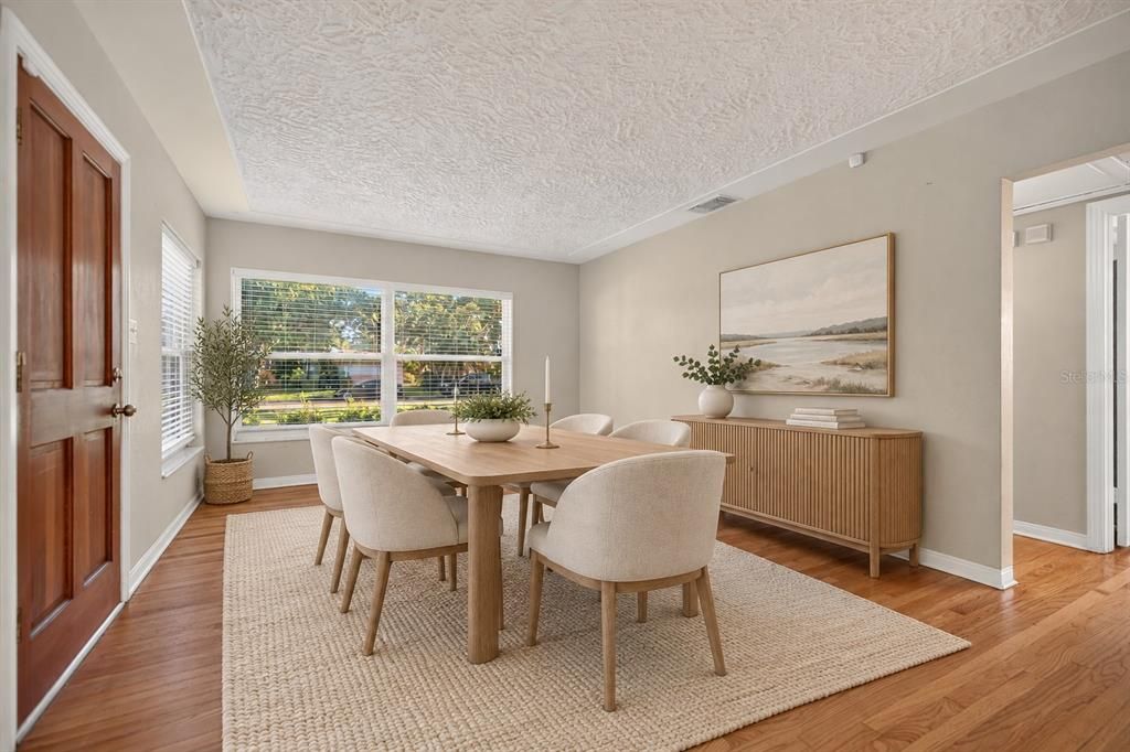 На продажу: $449,900 (2 спален, 1 ванн, 1108 Квадратных фут)