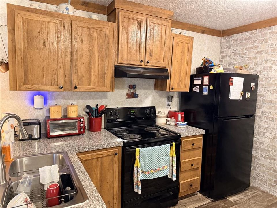 For Sale: $185,000 (2 beds, 2 baths, 672 Square Feet)