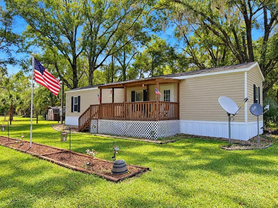For Sale: $185,000 (2 beds, 2 baths, 672 Square Feet)