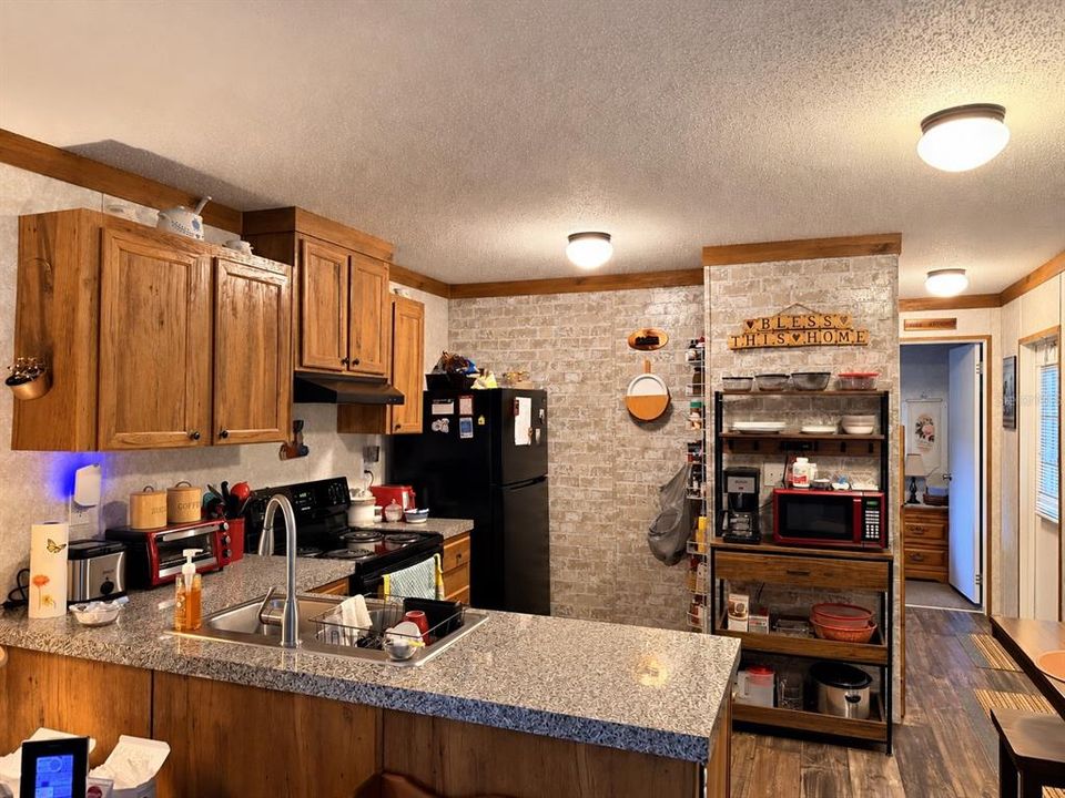 For Sale: $185,000 (2 beds, 2 baths, 672 Square Feet)