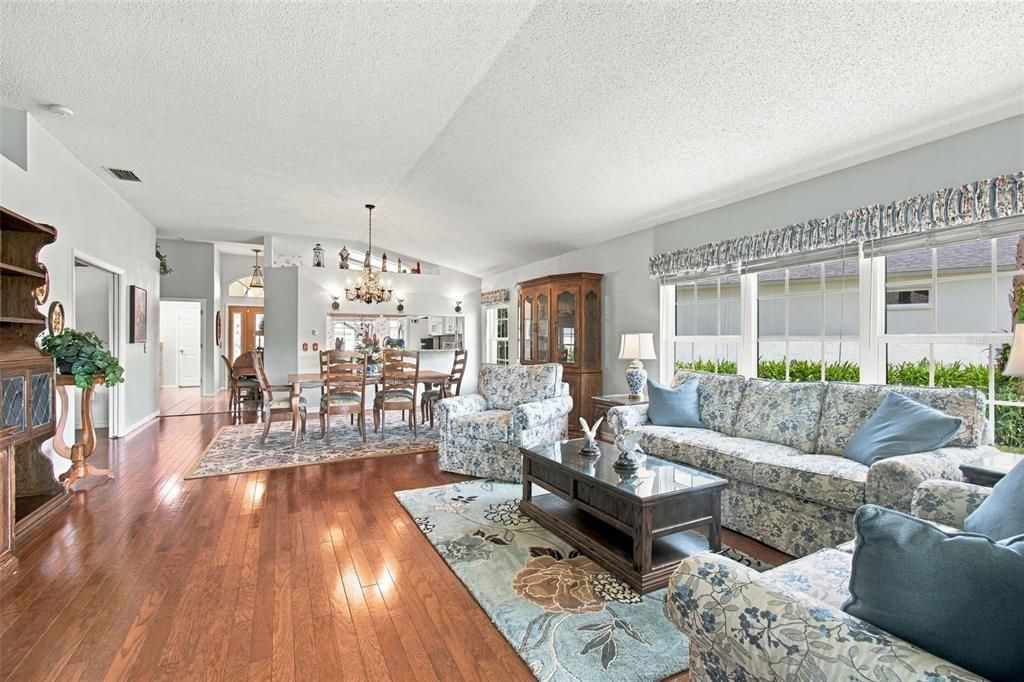 For Sale: $329,500 (3 beds, 2 baths, 1982 Square Feet)
