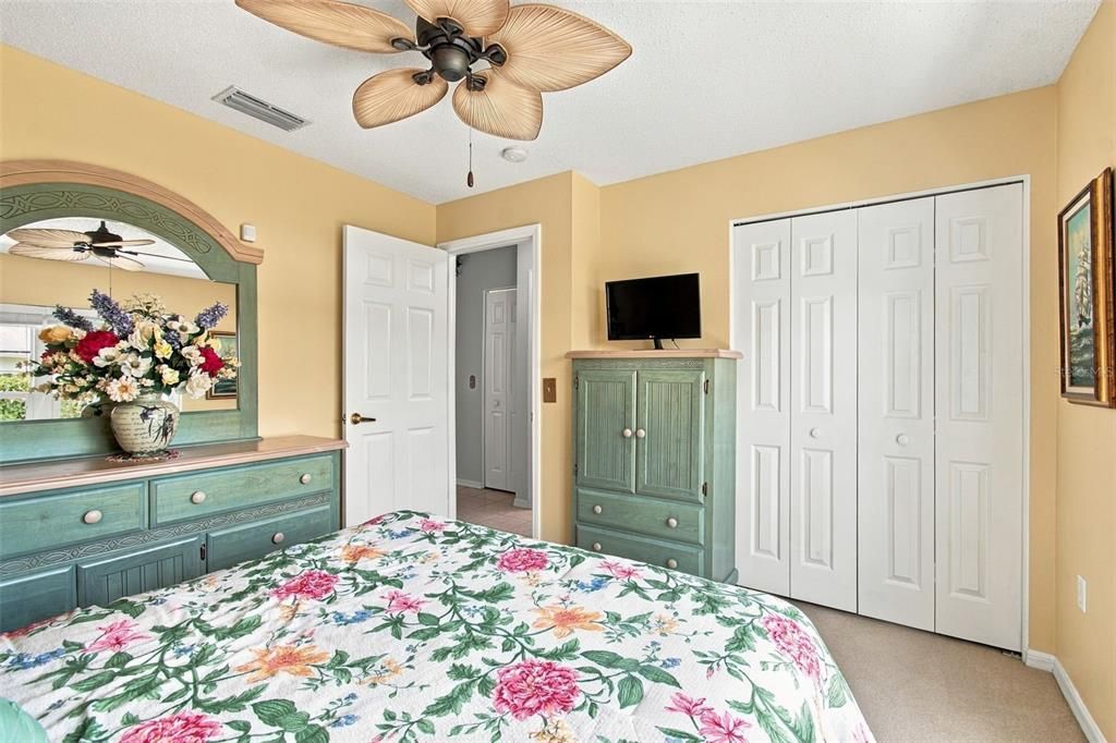 For Sale: $329,500 (3 beds, 2 baths, 1982 Square Feet)