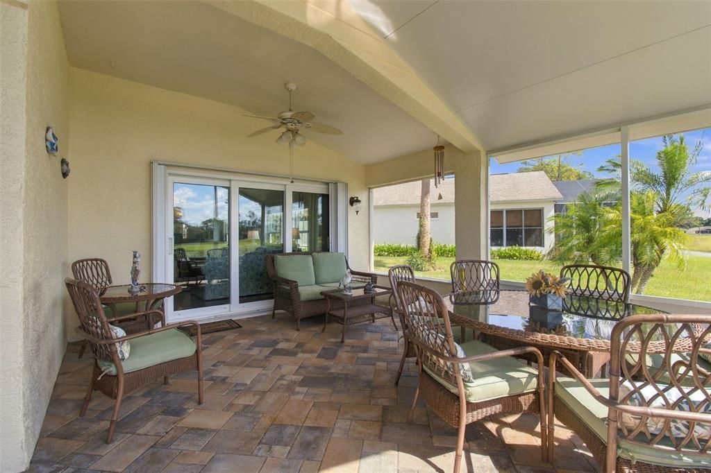 For Sale: $329,500 (3 beds, 2 baths, 1982 Square Feet)