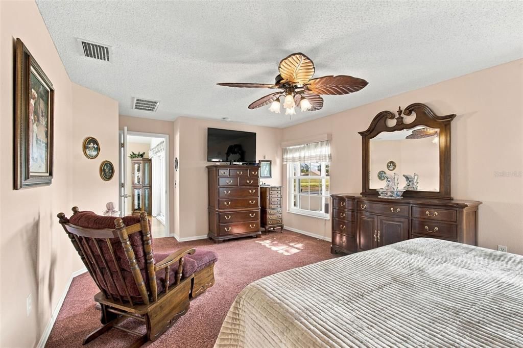For Sale: $329,500 (3 beds, 2 baths, 1982 Square Feet)
