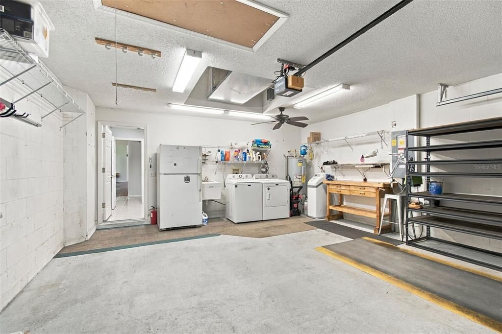 For Sale: $329,500 (3 beds, 2 baths, 1982 Square Feet)