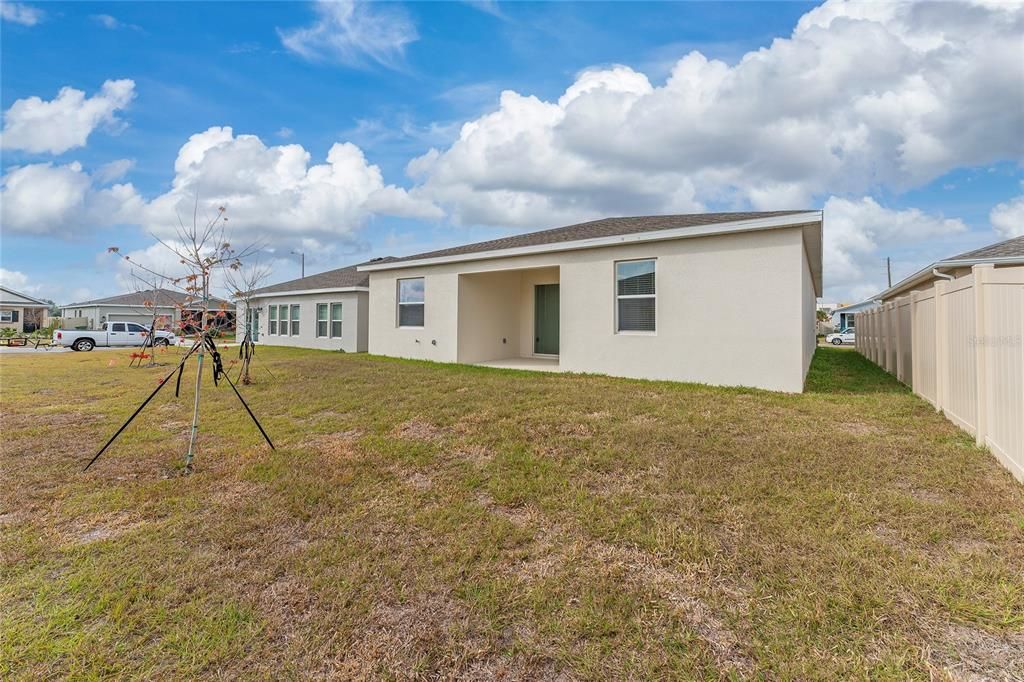 For Rent: $2,400 (3 beds, 2 baths, 2093 Square Feet)