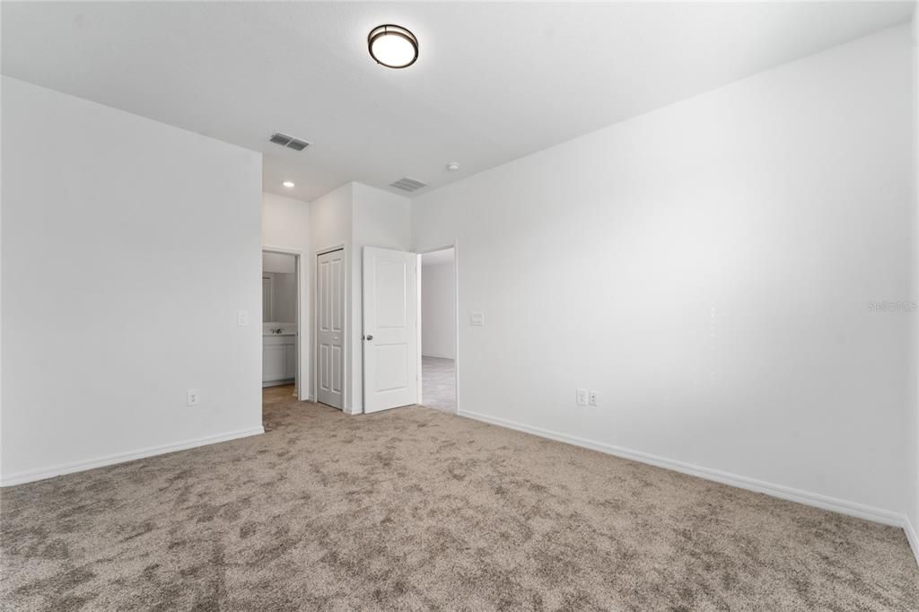 For Rent: $2,400 (3 beds, 2 baths, 2093 Square Feet)