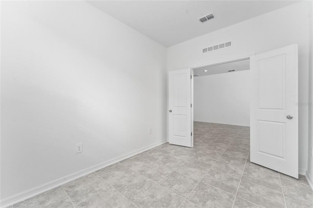 For Rent: $2,400 (3 beds, 2 baths, 2093 Square Feet)